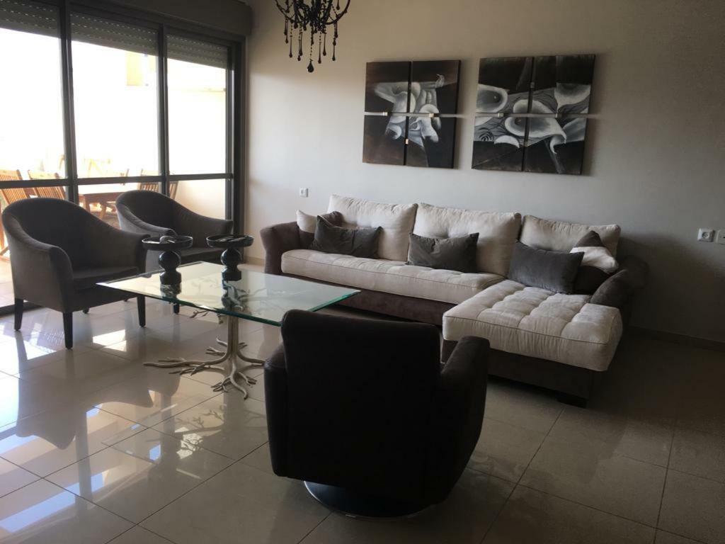 Apartment 2 Bedrooms Central Location أشدود المظهر الخارجي الصورة
